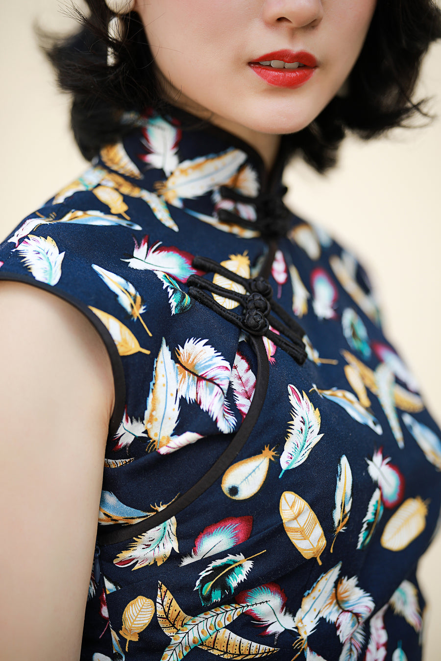 The Fun Cotton Sleeveless Qipao - Navy and Feathers