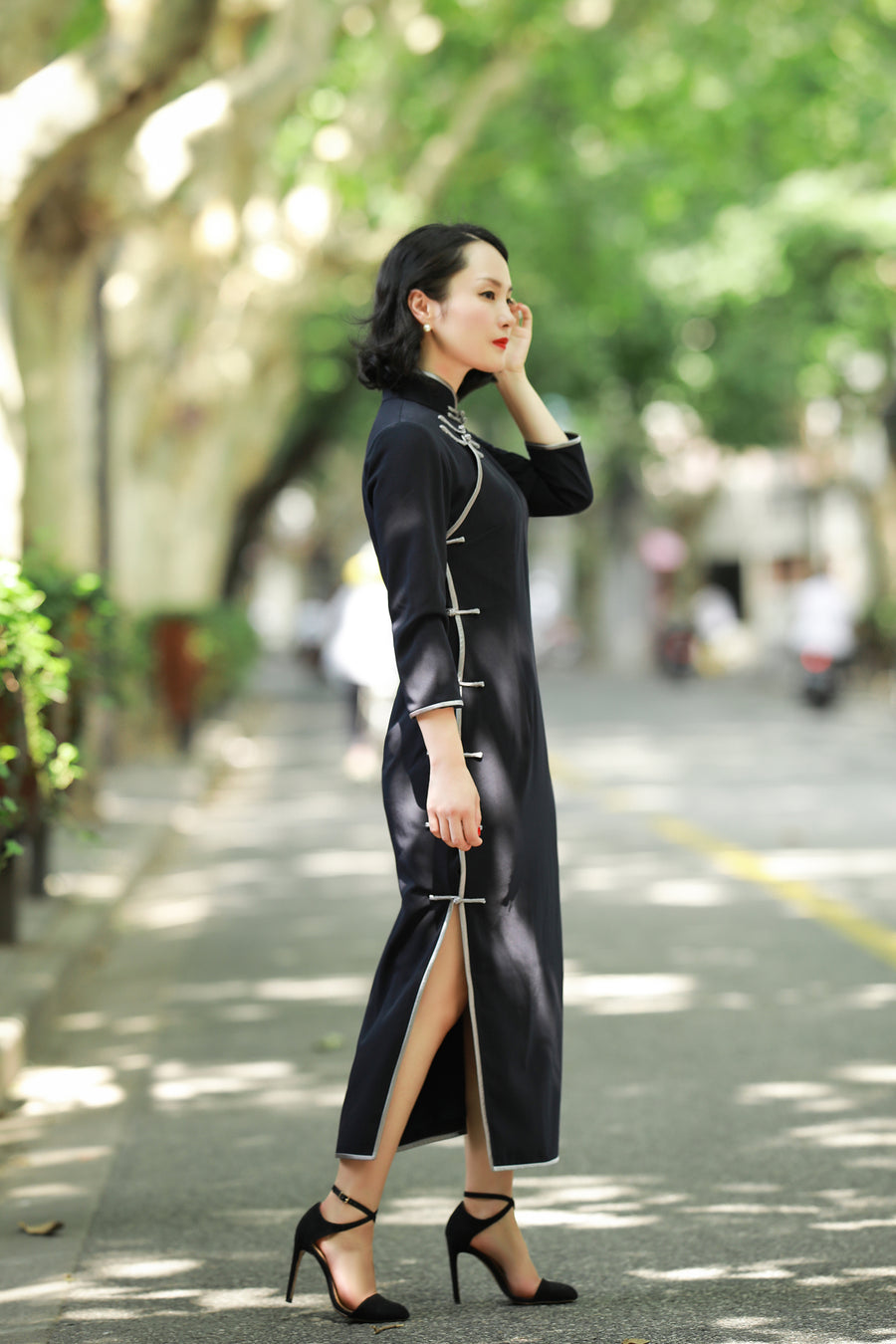 The Ching-ling Qipao - Almost-black and Grey