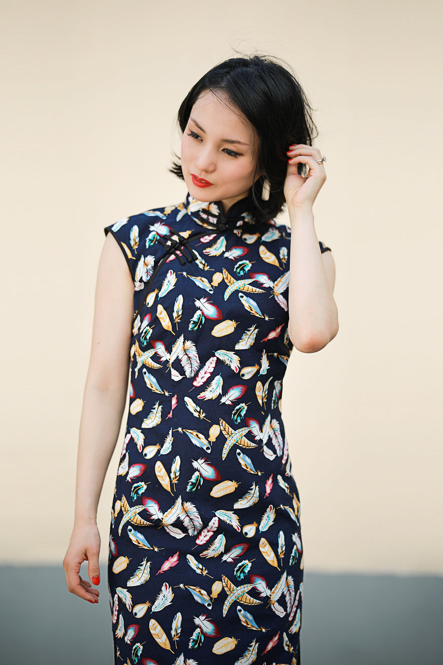 The Fun Cotton Sleeveless Qipao - Navy and Feathers