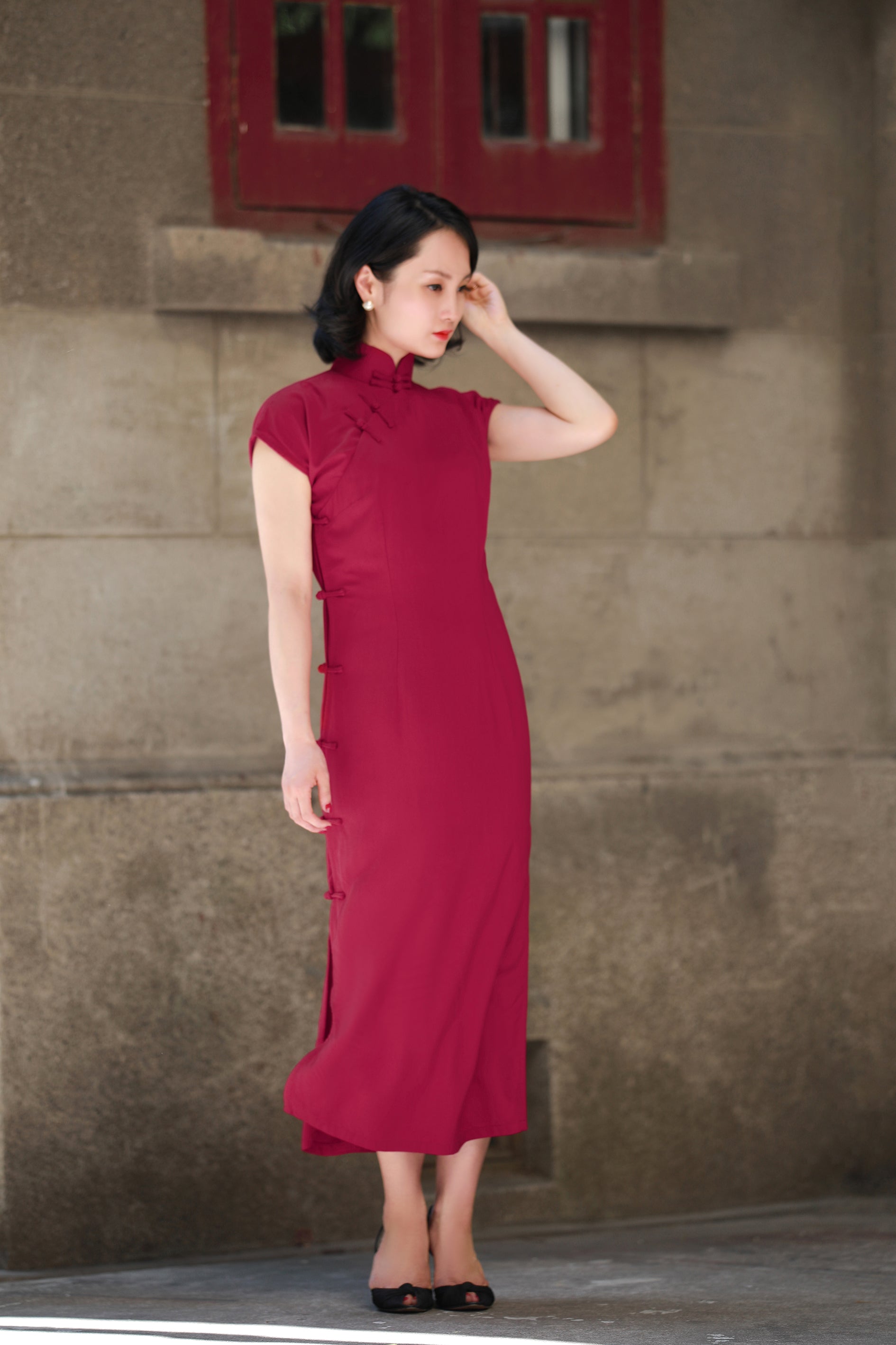 The Fun Cotton Sleeveless Qipao Navy and Feathers The Pankou