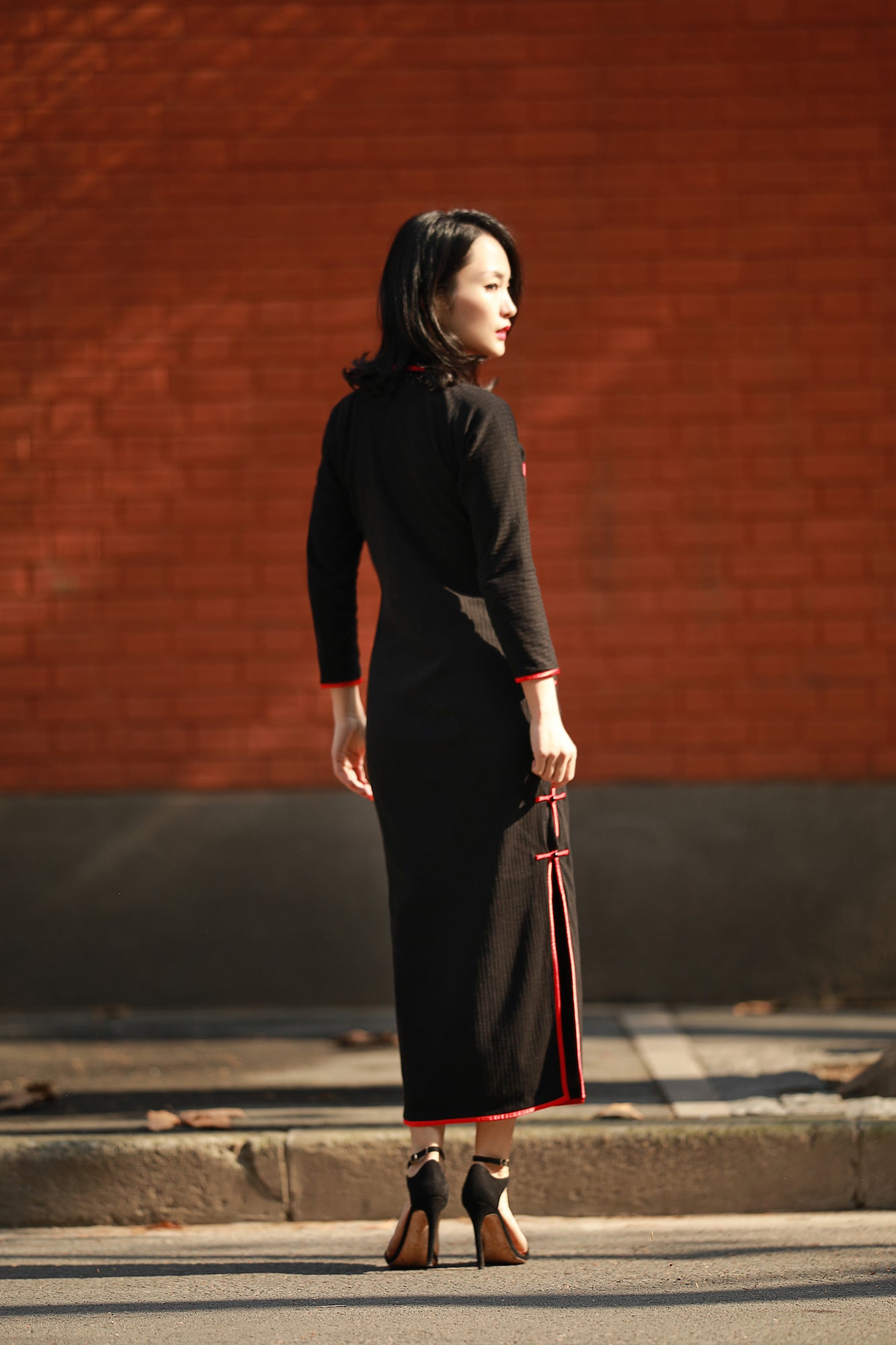 Small_Black_with_red_edging_lo Small_Black_with_red_edging_lo