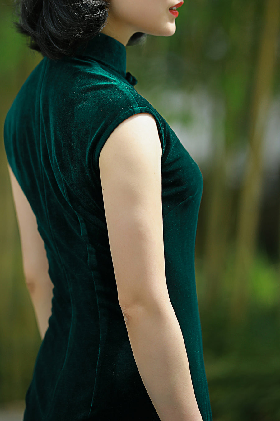 The Velvet sleeveless qipao - forest green The Pankou The Velvet sleeveless qipao - forest green The Pankou